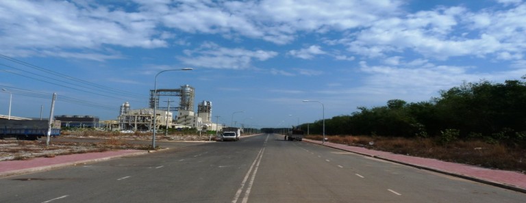 Đường bộ vào khu công nghiệp Minh Hưng III