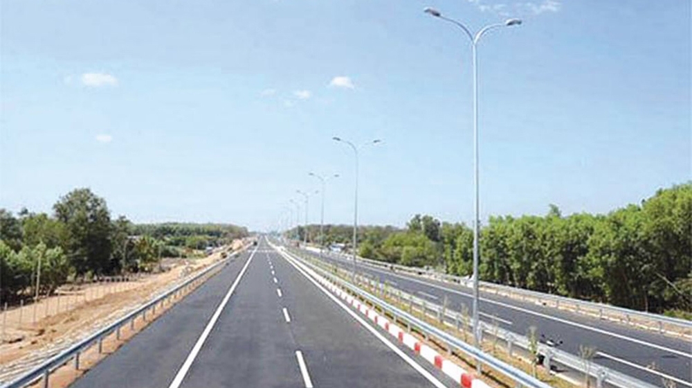 Chính phủ yêu sớm triển khai 3 dự án đường cao tốc Bắc - Nam