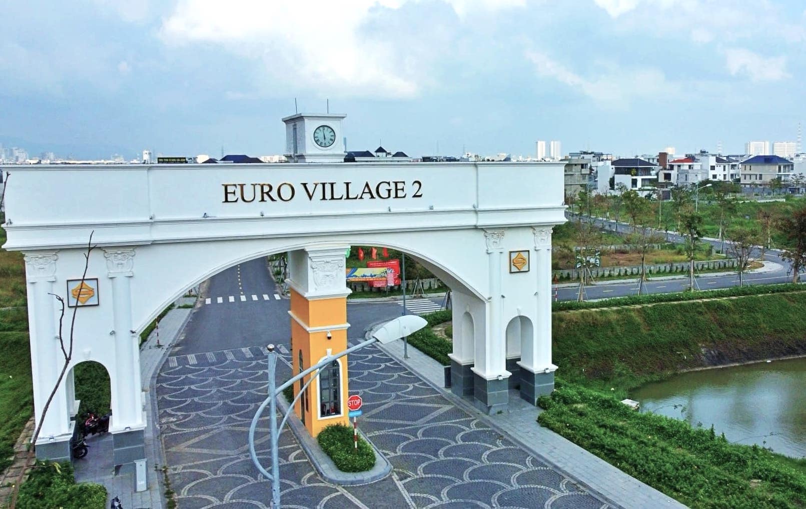 Euro Village 2 12