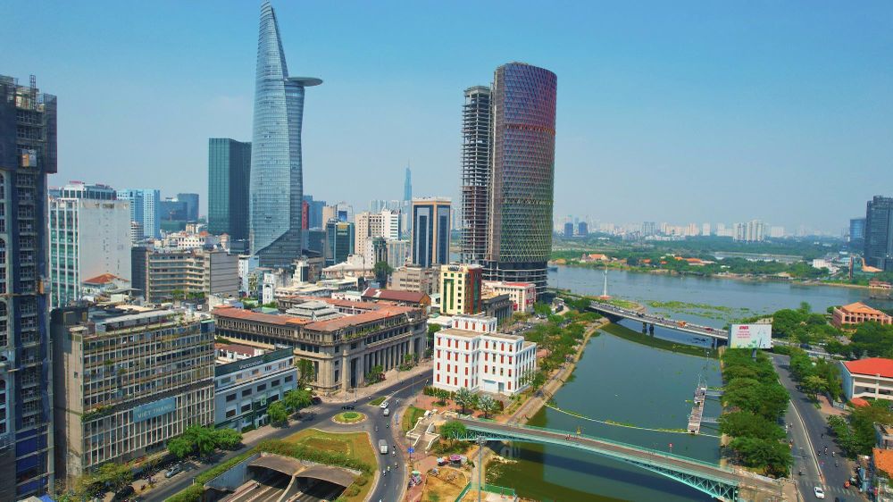 Phố bán lẻ đắt đỏ nhất Việt Nam giảm giá thuê, đi ngược xu hướng toàn cầu