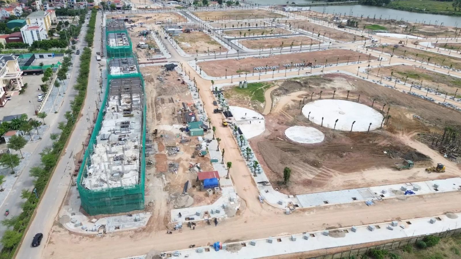 Bích Động Lakeside