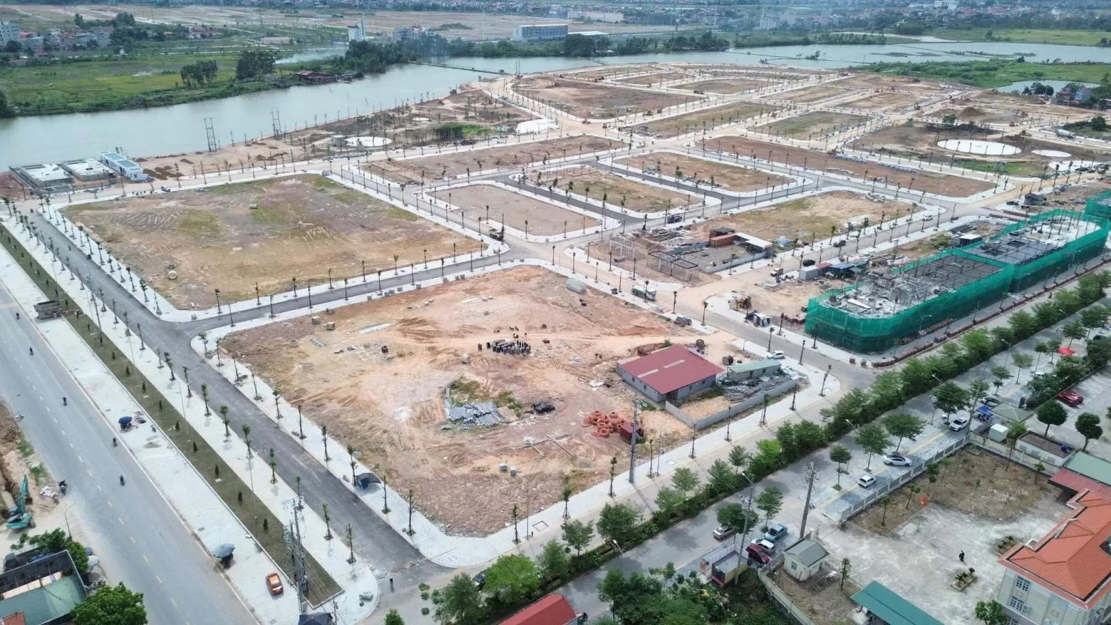 Bích Động Lakeside