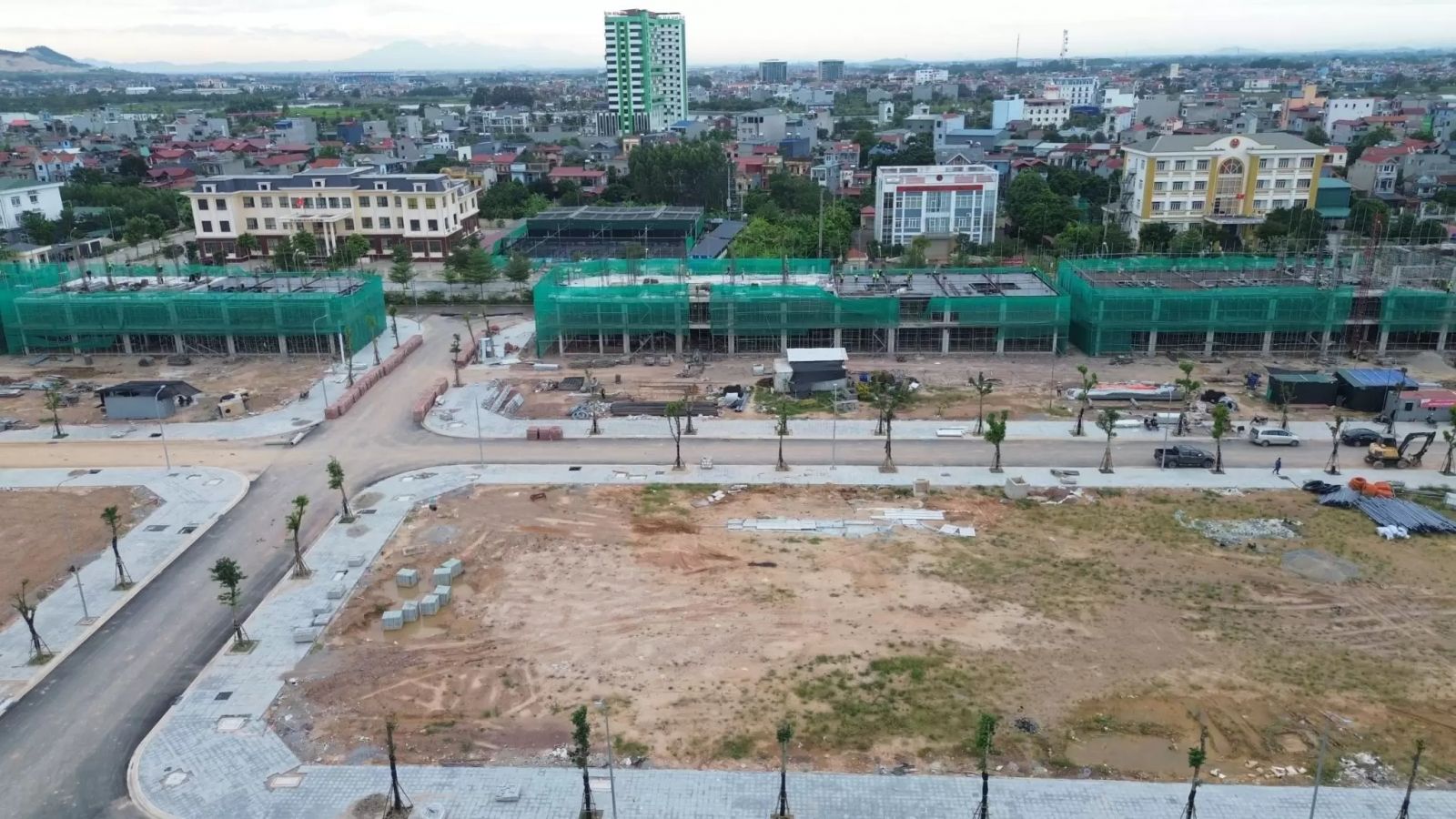 Bích Động Lakeside