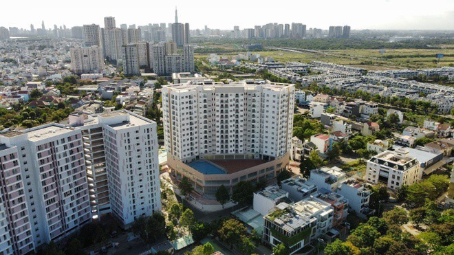 Nguồn cung căn hộ TP.HCM "nhỏ giọt" giữa lúc Hà Nội bứt tốc
