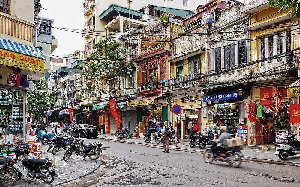 Nhà phố Hà Nội chạm ngưỡng 2 tỷ đồng/m2: “Vàng ròng” hay bài toán chôn vốn?