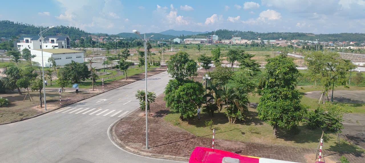 Đại Sơn Mountain Side 