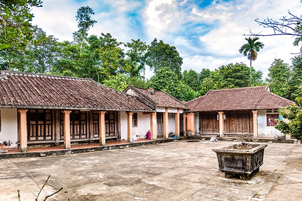 Nhà cổ làng Lộc Yên, Việt Nam