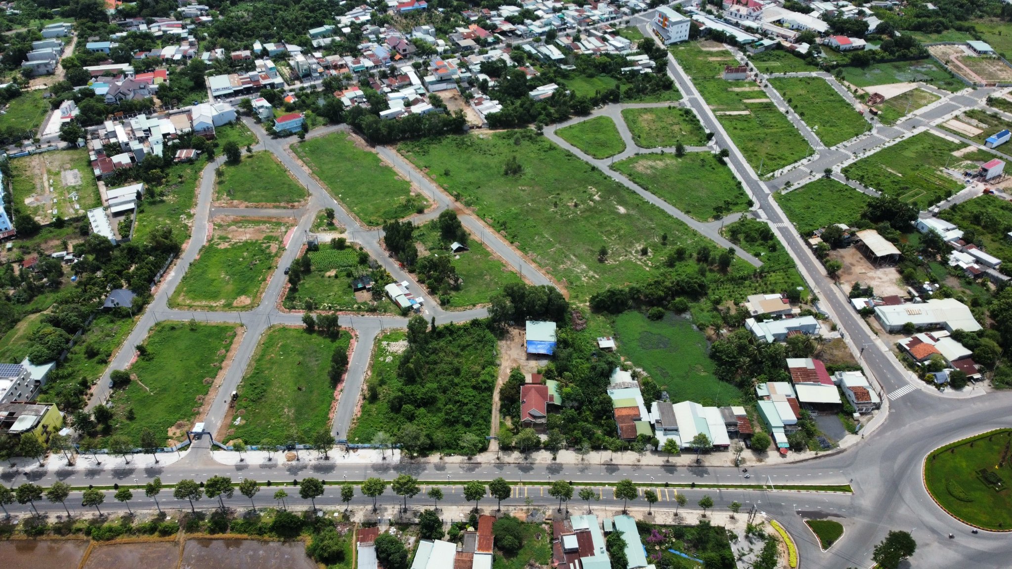 Khu nhà ở Long Toàn