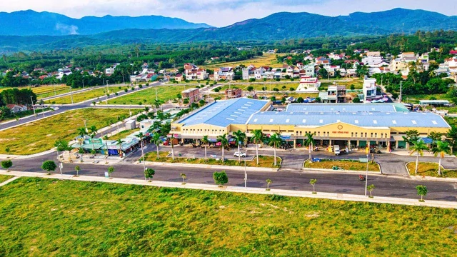 Khu phố chợ Đông Phú 10