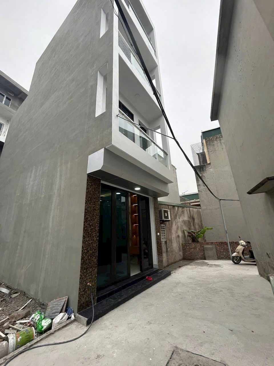 Bán căn nhà 4 tầng ngõ đường Nguyễn Văn Linh, ph Thanh Bình, TP HD, 50m2, mt 4m, 3 ngủ