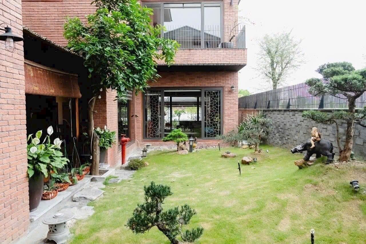 Cho thuê căn biệt thự khu Tây Nam Cường, TP HD, 202.5m2, 3.5 tầng, lô góc, đầy đủ đồ, giá tốt 3