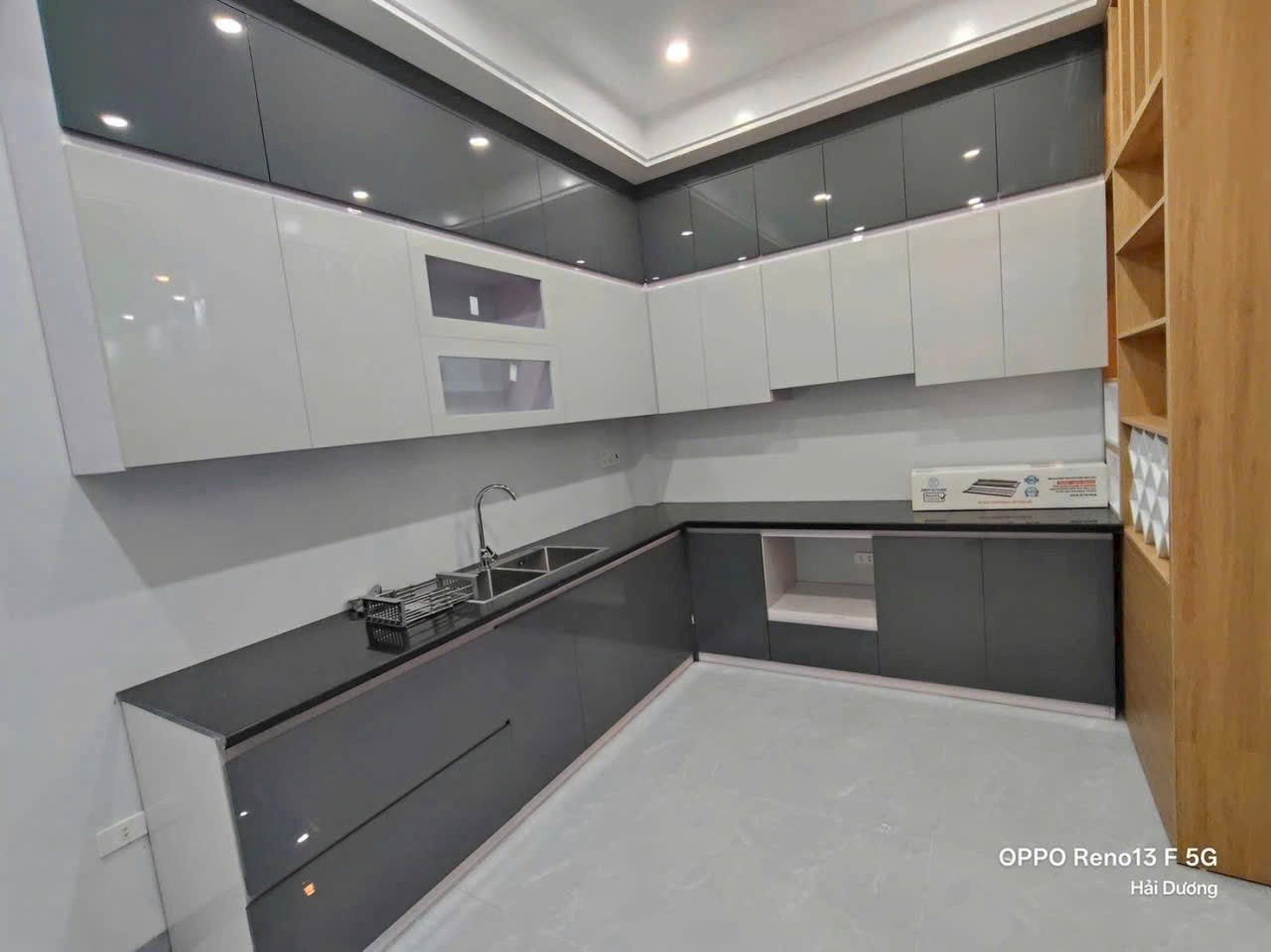 Bán 3 căn nhà 3 tầng ngõ 218 Vũ Hựu, ph Thanh Bình, TP HD, 45.3m2, 3 ngủ, 3vs, ngõ oto 5