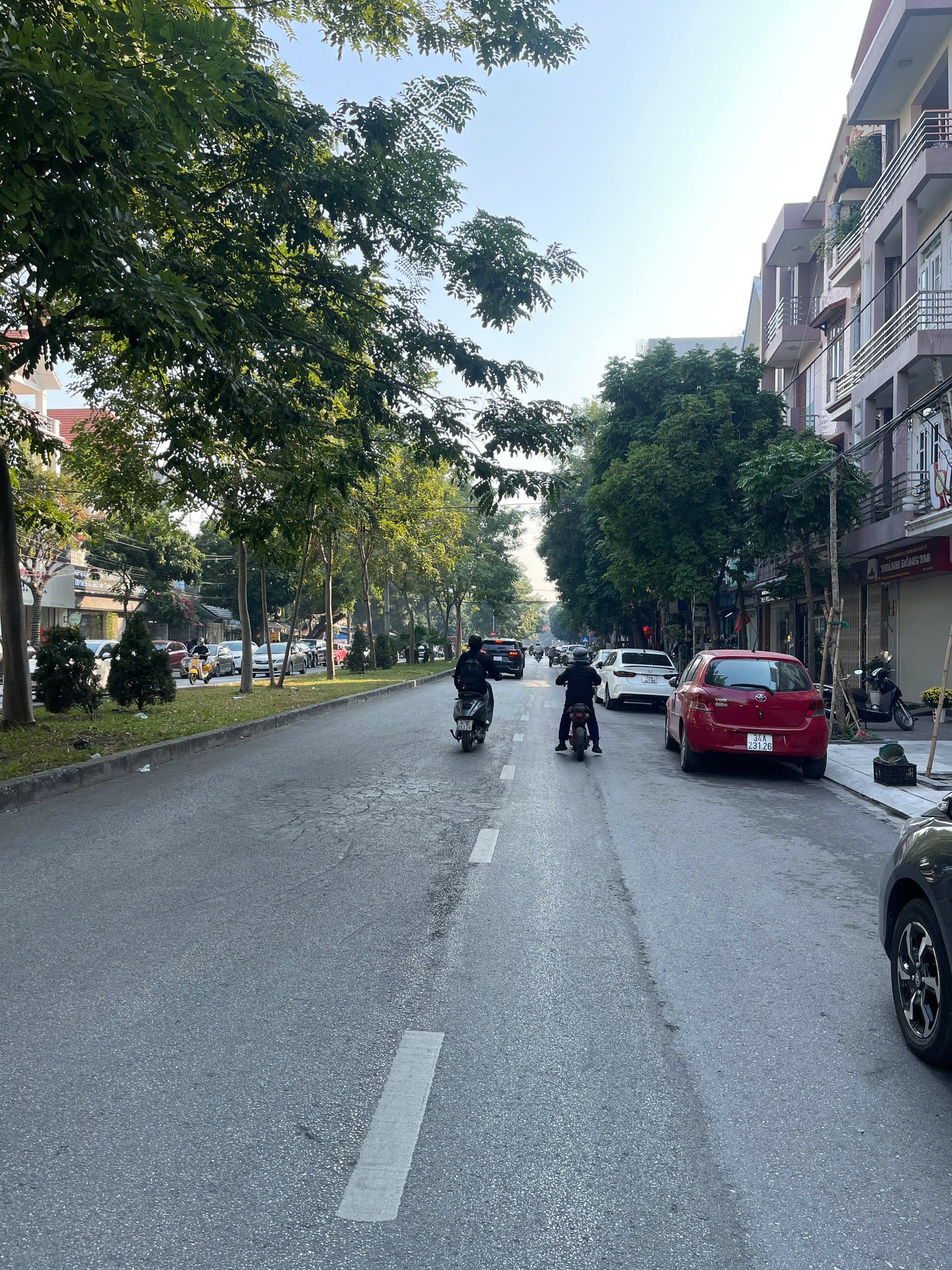 Bán đất mặt đường đôi Nguyễn Văn Linh, ph Tân Bình, TP HD, 180m2, mt 9m, KD buôn bán 4