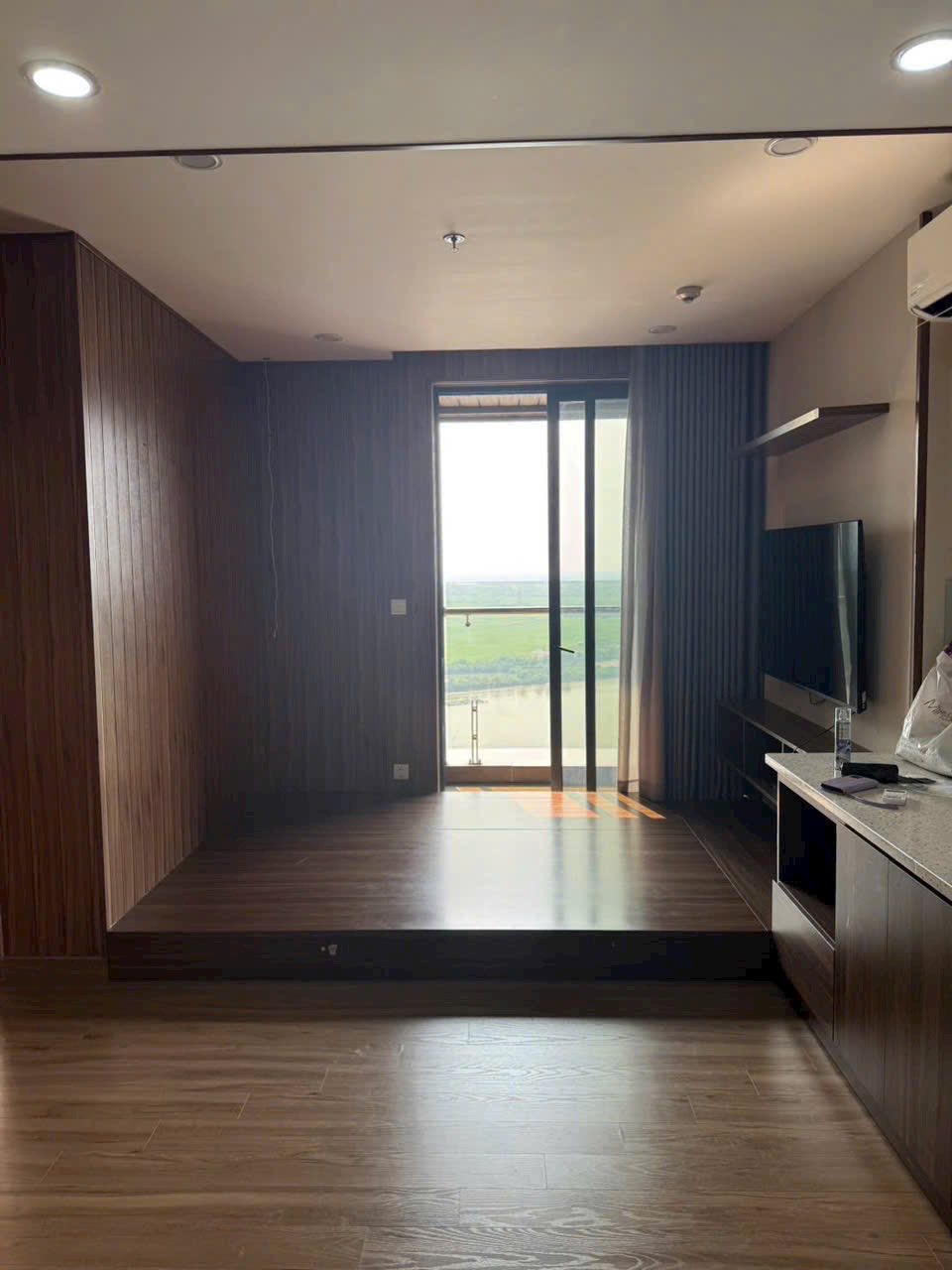 Bán căn chung cư Lighthouse tòa H2, tầng cao, Ecopark Hải Dương, 51m2, 2 ngủ, đủ đồ, giá rẻ 4