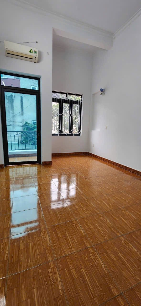 Bán nhà ngõ 160 Vũ Hựu, ph Thanh Bình, TP Hải Dương, 79m2, mt hơn 4m, 4 ngủ, ngõ oto 5