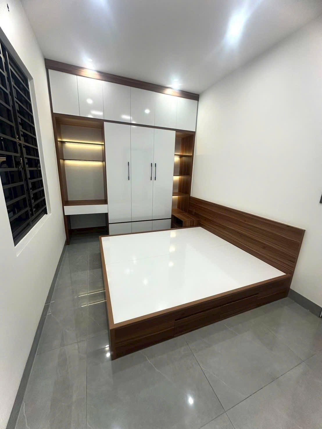 Bán căn nhà 3 tầng ngõ phố Bình Lộc, ph Tân Bình, TP HD, 48.4m2, mt 4.6m, 3 ngủ, 3 vs, ngõ oto 6