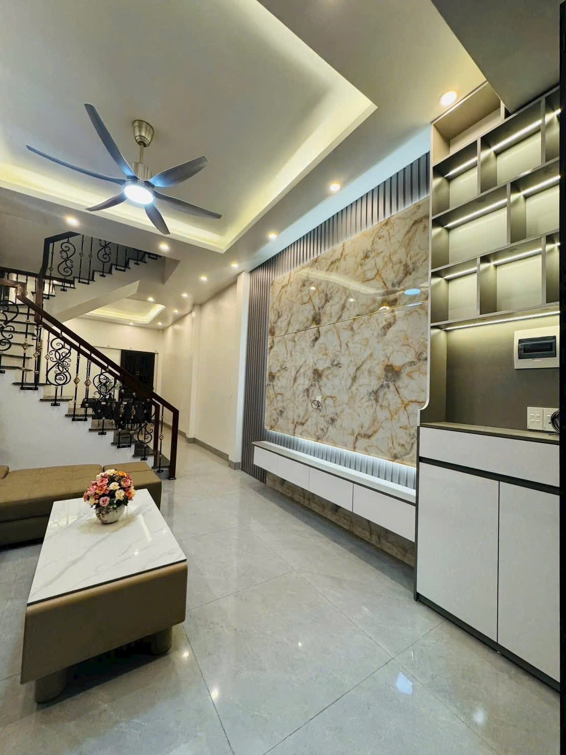 Bán 2 căn nhà 3 tầng ngõ phố Lê Viết Hưng, ph Ngọc Châu, TP HD, 46m2, mt 4m, 3 ngủ, ngõ oto 6