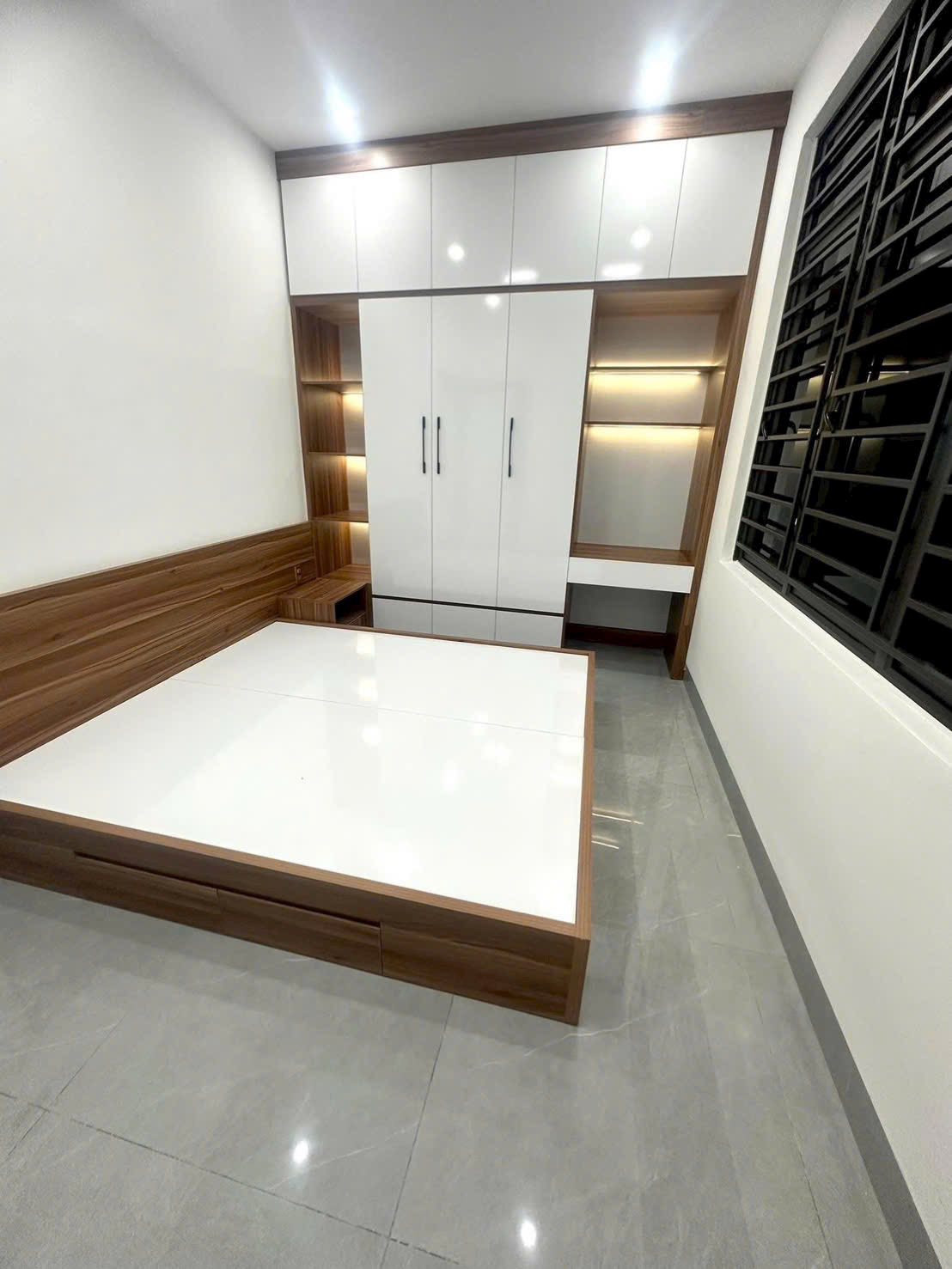 Bán căn nhà 3 tầng ngõ phố Bình Lộc, ph Tân Bình, TP HD, 48.4m2, mt 4.6m, 3 ngủ, 3 vs, ngõ oto 7