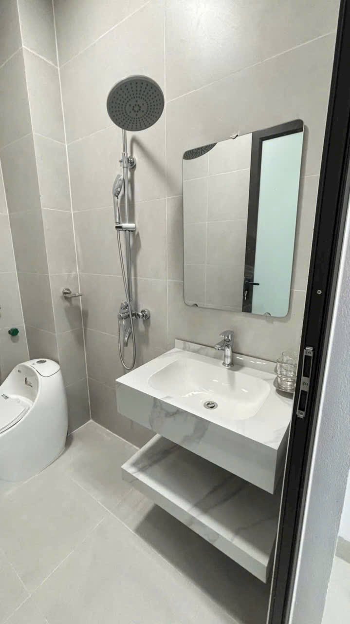 Bán 3 căn nhà 3 tầng ngõ 218 Vũ Hựu, ph Thanh Bình, TP HD, 45.3m2, 3 ngủ, 3vs, ngõ oto 8