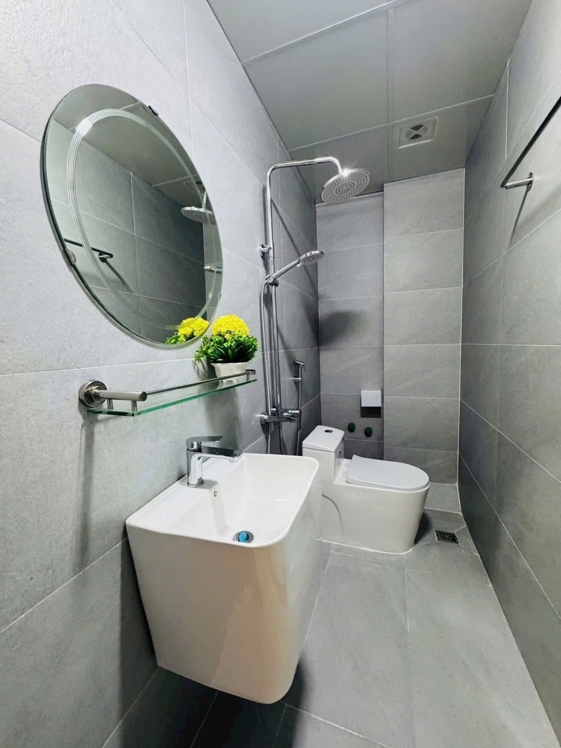 Bán 2 căn nhà 3 tầng ngõ phố Lê Viết Hưng, ph Ngọc Châu, TP HD, 46m2, mt 4m, 3 ngủ, ngõ oto 8