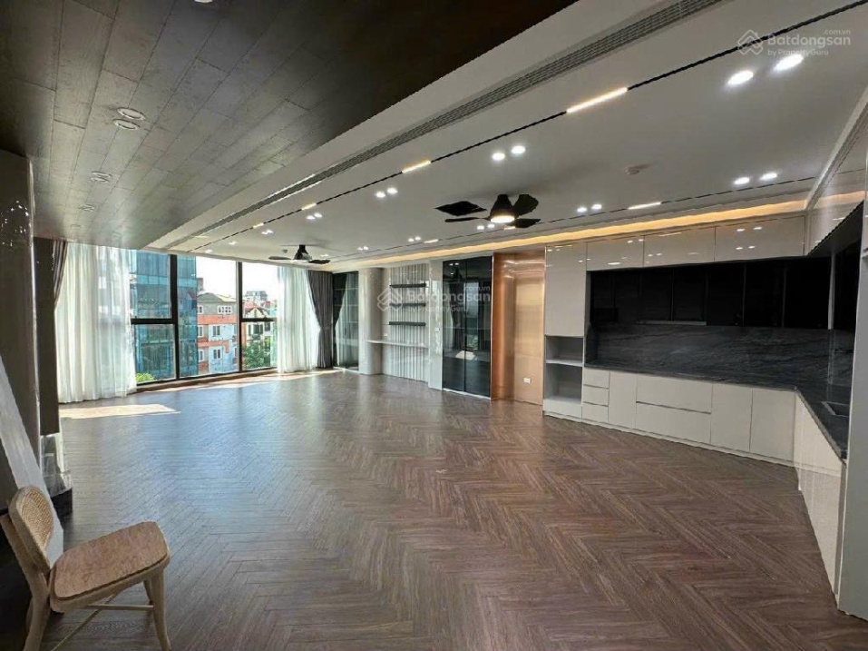 Bán nhà Mặt phố Phạm Văn Đồng - 200m MT 10m Lô góc Vỉa hè Nhà mới Thang Máy KDVP gần KĐT Starlake 3