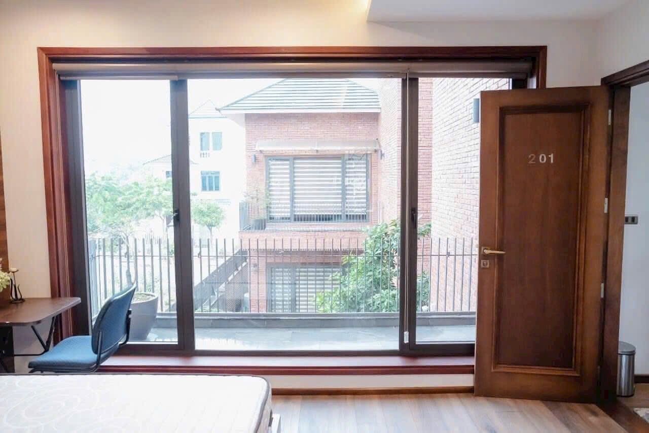 Cho thuê căn biệt thự khu Tây Nam Cường, TP HD, 202.5m2, 3.5 tầng, lô góc, đầy đủ đồ, giá tốt 9