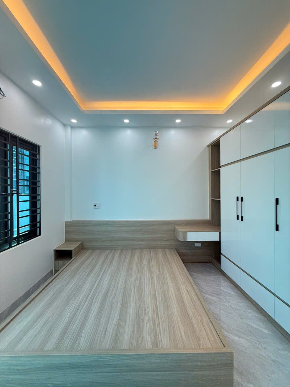 Bán căn nhà 2 tầng ngõ phố Lê Viết Hưng, ph Ngọc Châu, TP HD, 51m2, mt 4m, 3 ngủ, 2vs 4