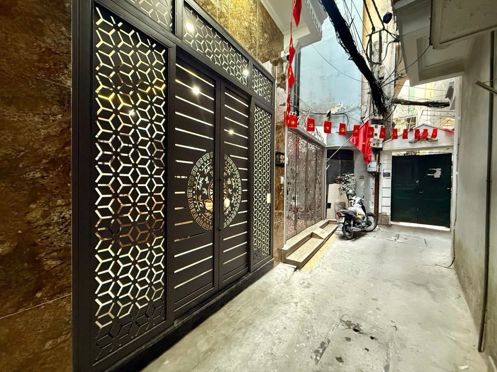 Bán nhà Trường Chinh, Đống Đa, Ngõ thông, Full nội thất xịn sò, 35m2, 9.8tỷ