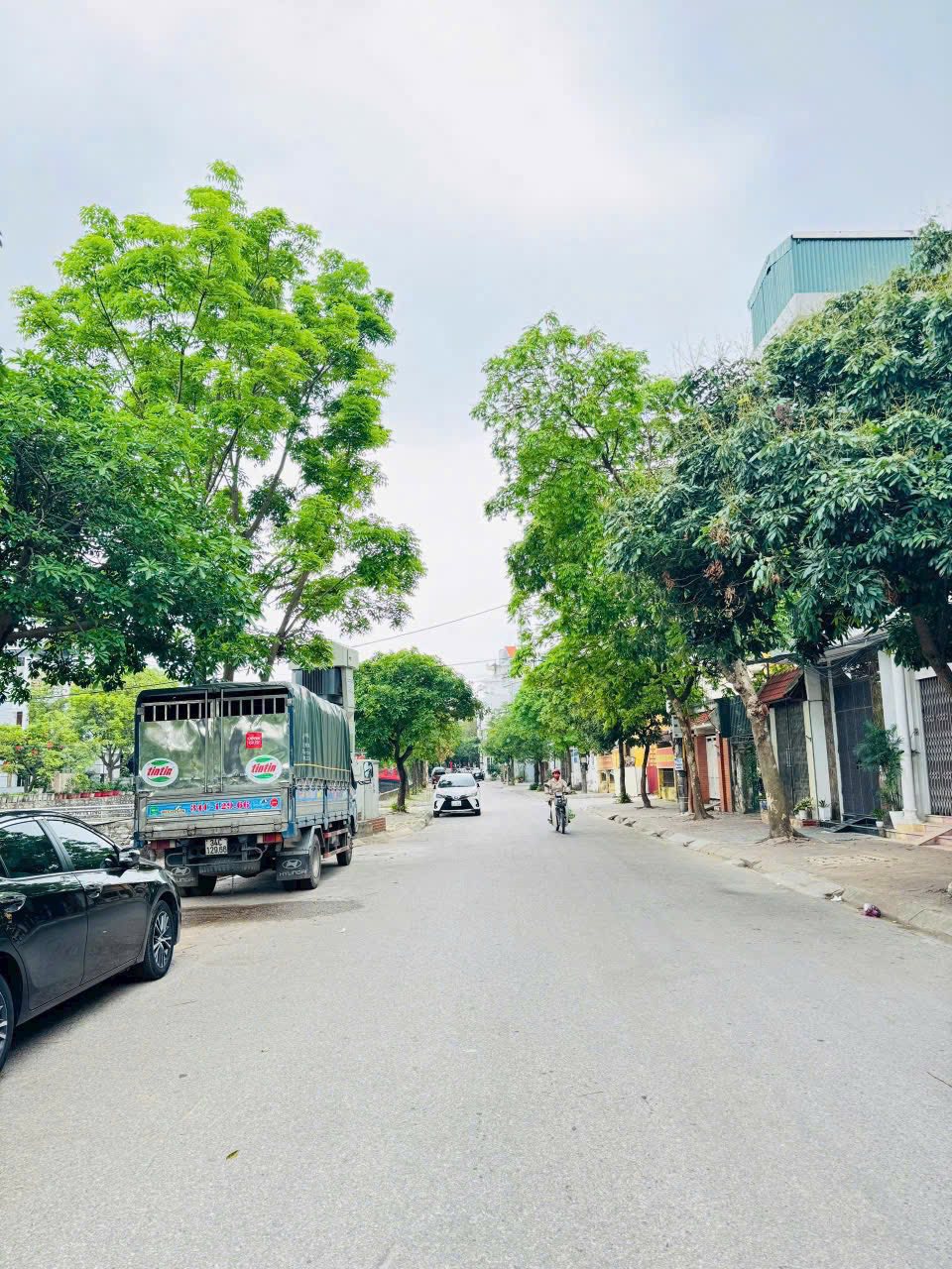 Bán lô đất mặt phố Nguyễn Thiện Thuật, phường Trần Hưng Đạo, TP HD, 141.5m2, mt 6.6m 2