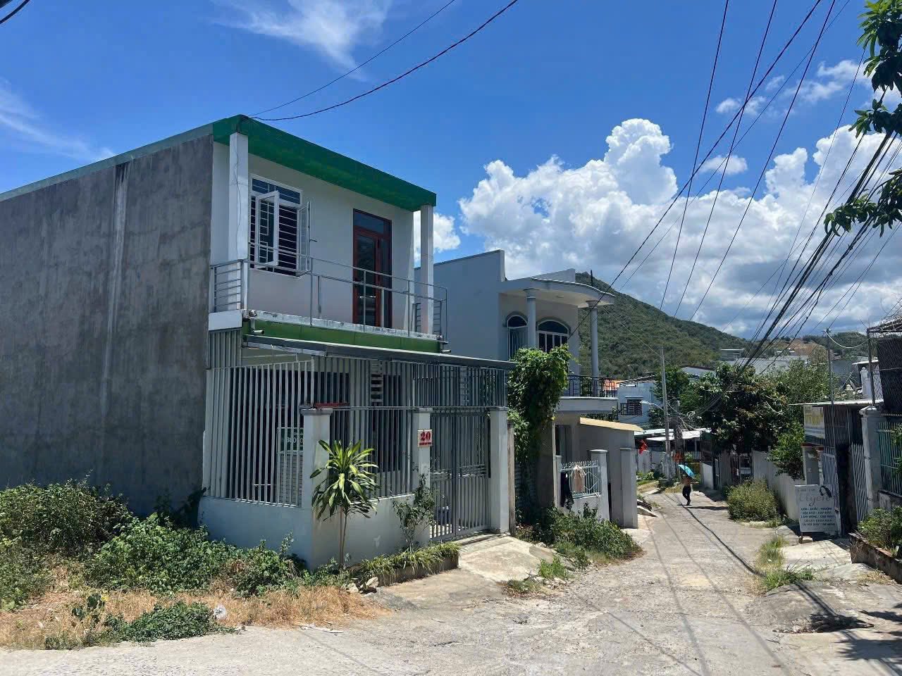 BÁN NHÀ 2 TẦNG VĨNH HÒA, PHƯỜNG VĨNH HÒA, BẮC NHA TRANG – GIÁ CHỈ 3,5 TỶ