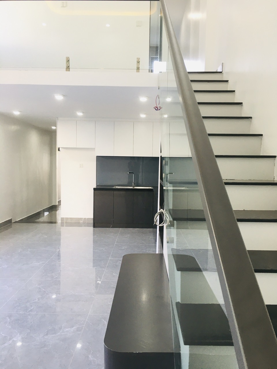 15M RA MT BÌNH KỲ - NHÀ TẦNG MỚI - OTO ĐỖ TRƯỚC NHÀ, KHU DÂN TRÍ - HƠN 4 TỶ. 4