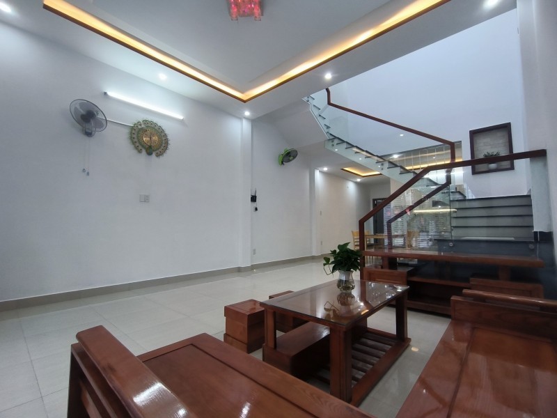 MẶT TIỀN - CAO HỒNG LÃNH (Đ10m5)– NHÀ MỚI 3 MÊ LỆCH – HÒA QUÝ 2