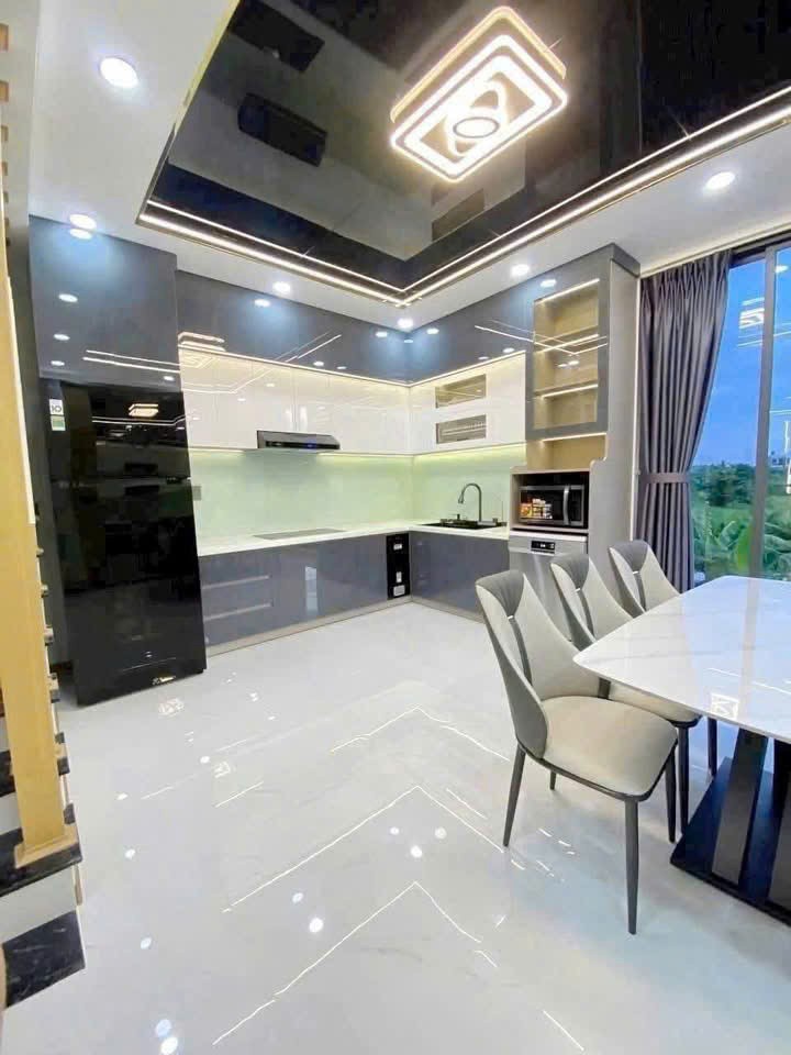 SIÊU PHẨM TRẦN THÁI TÔNG - THANG MÁY - 1 NHÀ RA PHỐ - ĐI BỘ CÔNG VIÊN CẦU GIẤY - 16.5 TỶ