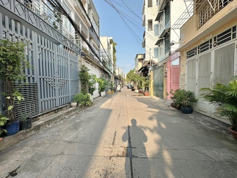 ‼Gần chợ Bà Chiểu – Hẻm ô tô tránh, thông – 3 tầng 90m2 chỉ hơn 13 tỷ (tl)