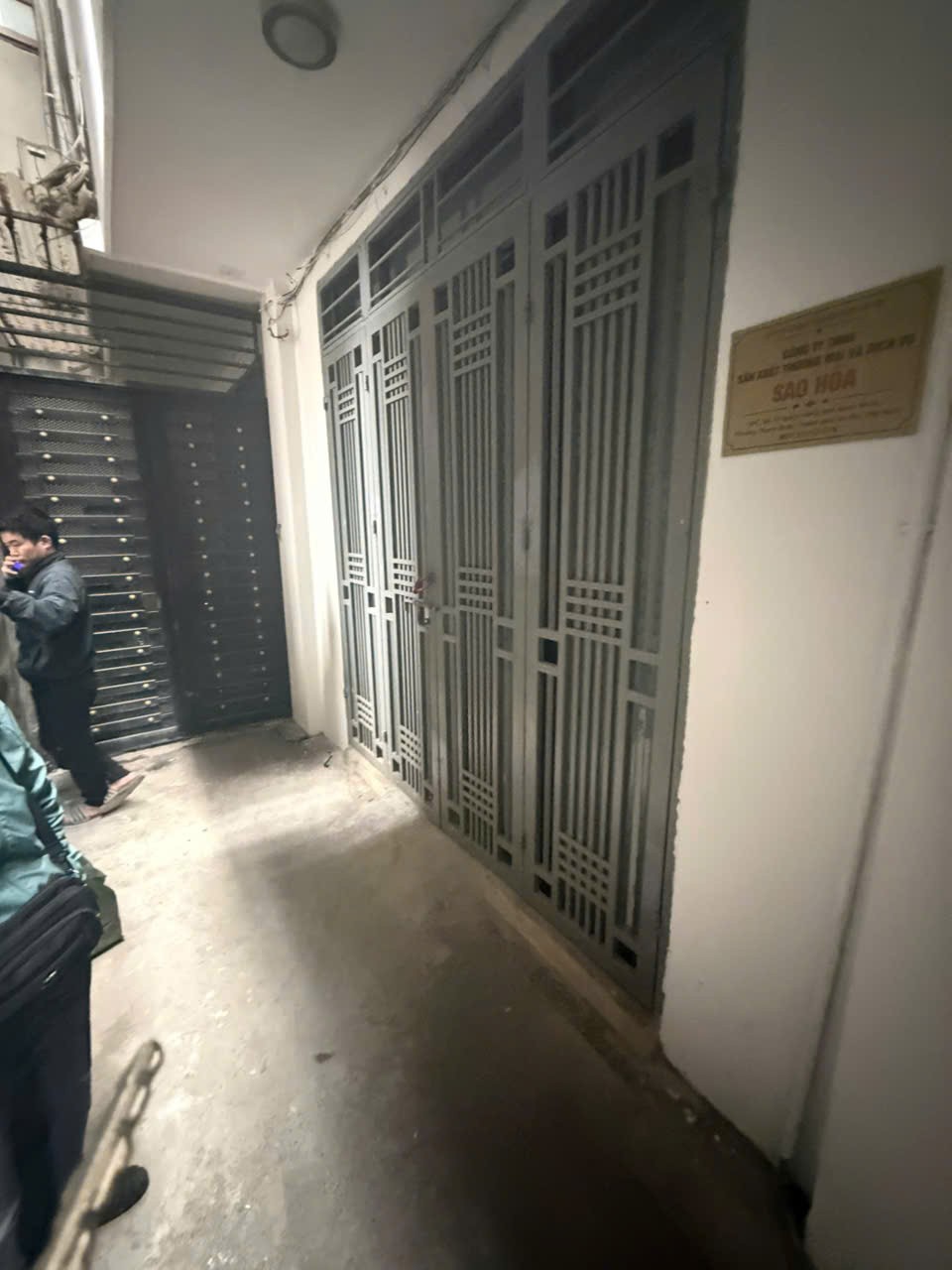 KHÓ TIN QUÁNhà 5 tầng Quan Nhân mt4m vuông vắn – ngõ nông, gần phố, ở cực ổn