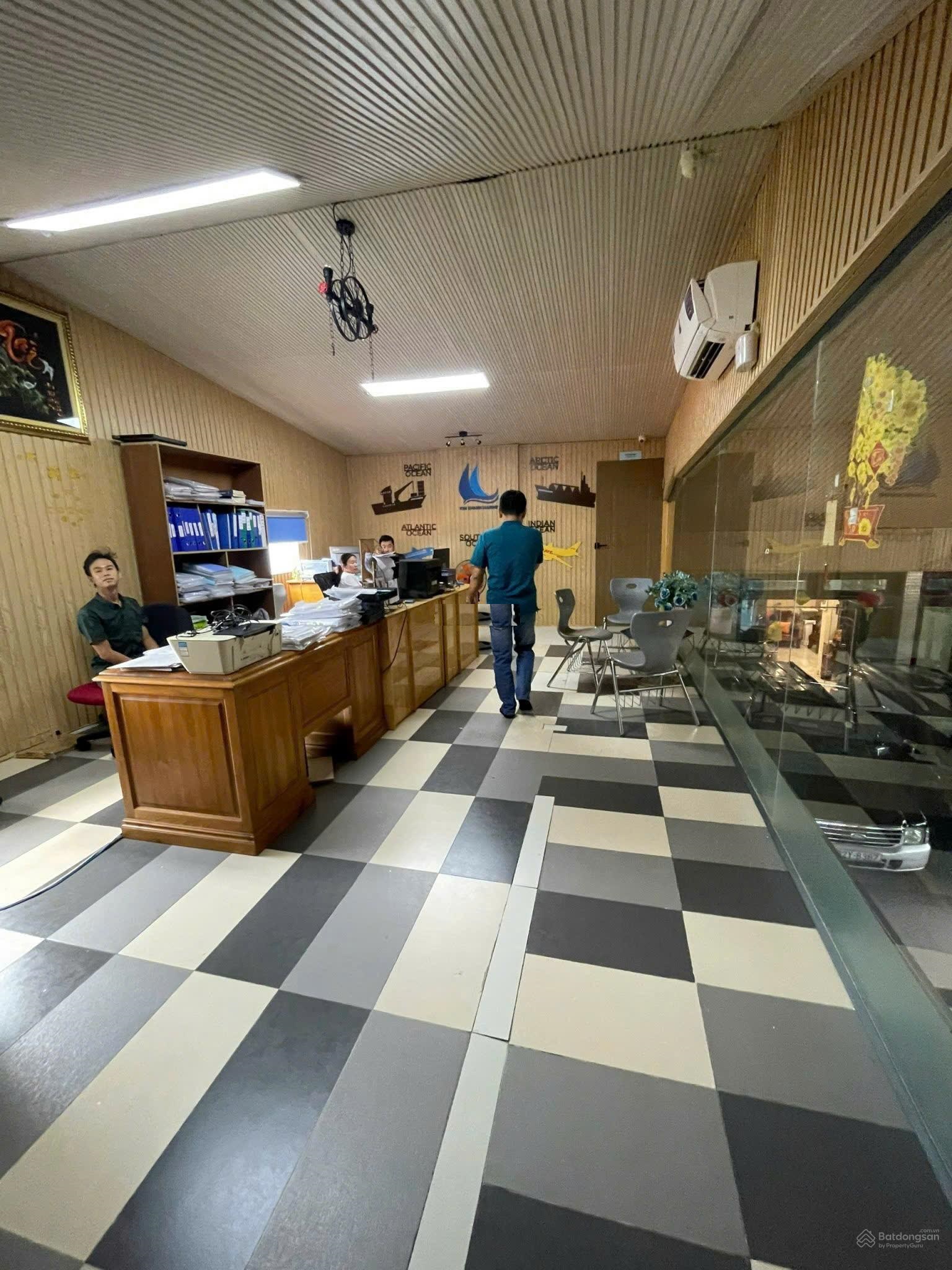 CHO THUÊ NHÀ BIỆT THỰ NGUYÊN CĂN QUỐC LỘ 13,SAU LƯNG COOPMART BÌNH TRIỆU ,500m2 GIÁ 34TR 6