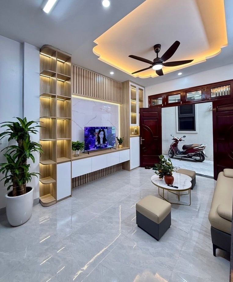 Bán nhà Đại Từ, Hoàng Mai, Ô tô, Lô góc, full nội thất, DTSD 36m2 x 5 tầng, 8.3 tỷ 2