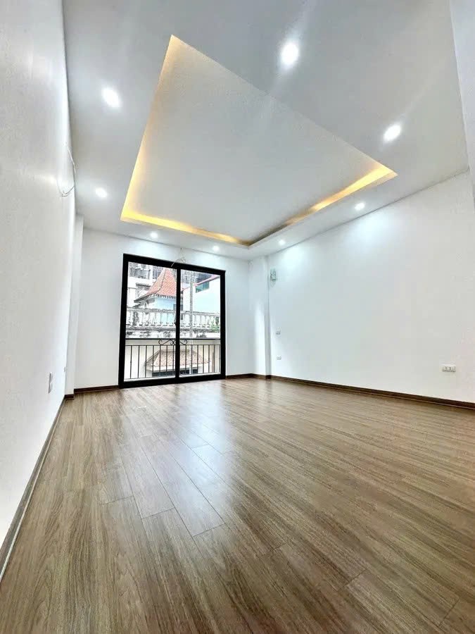 !: LÔ GÓC - NGÕ 3 GÁC - GẦN PHỐ Bán nhà Đống Đa 2