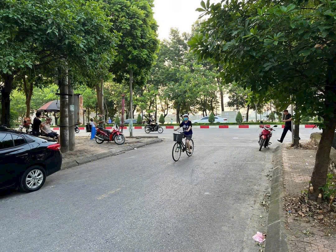 Bán lô đất mặt phố Nguyễn Thiện Thuật, phường Trần Hưng Đạo, TP HD, 141.5m2, mt 6.6m 3