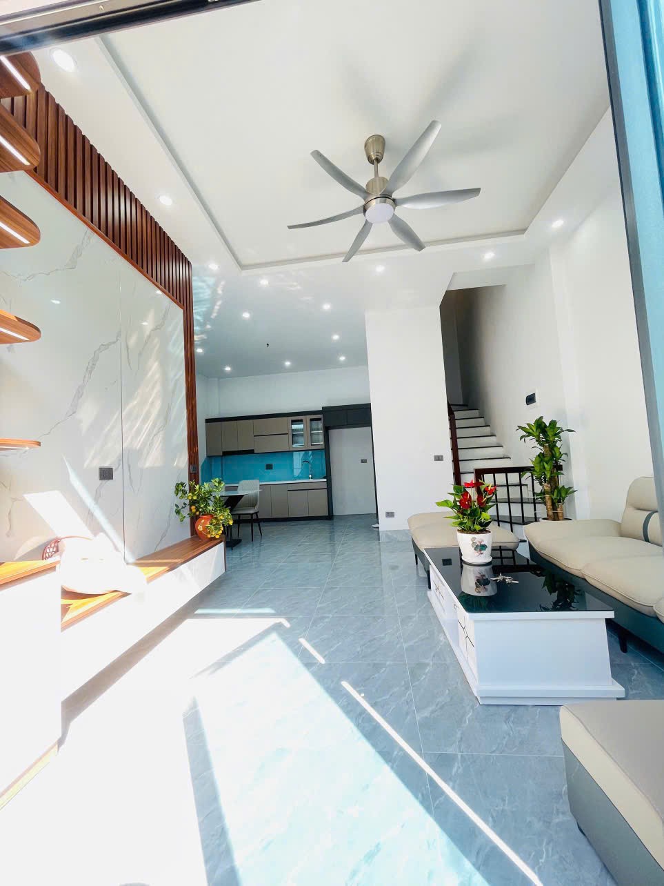 Nhà góc 3 tầng Việt Hòa – ô tô đỗ cửa – full nội thất – giá 2,x tỷ 2