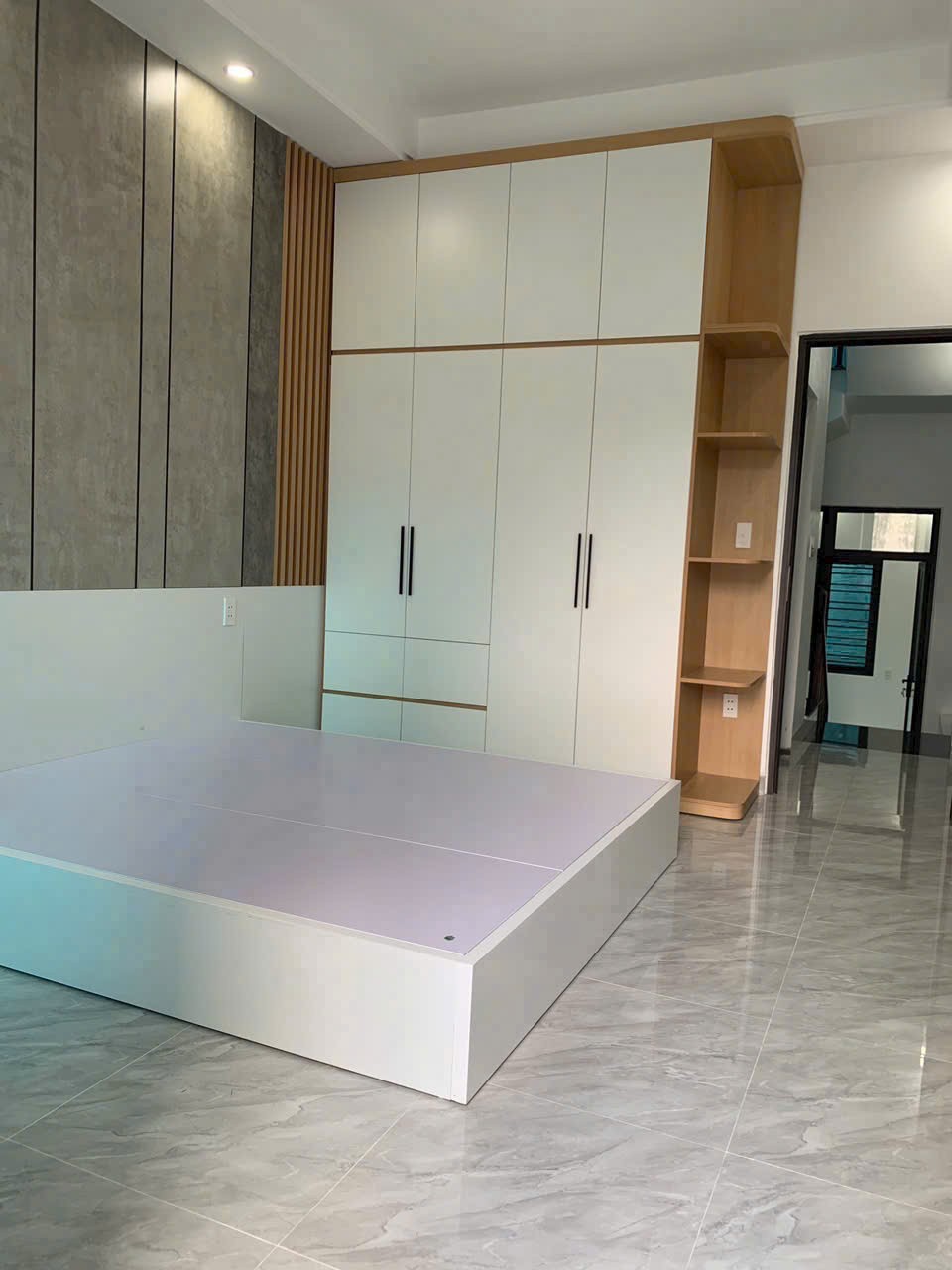 Bán nhà 3 tầng Bình Hàn, ngõ thông ô tô – giá chỉ 2,8xx tỷ 2