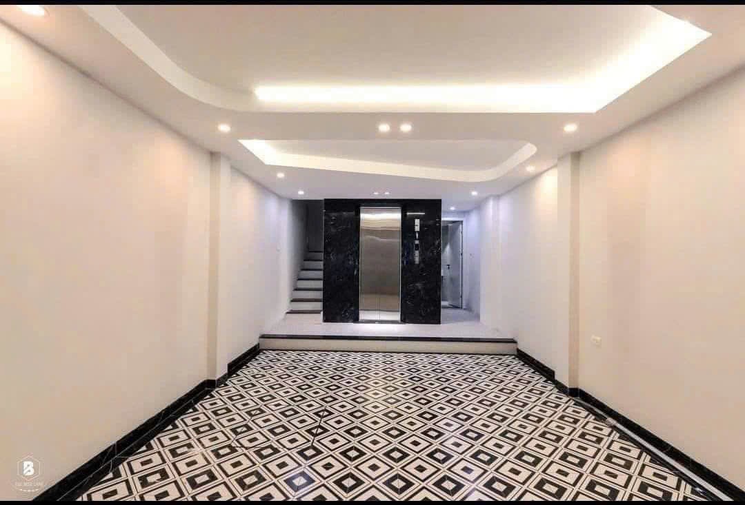 Hoàng Quốc Việt - Lô góc - kinh doanh - ô tô , ngõ thông 7 tầng full nội thất , đầy đủ PCCC ,