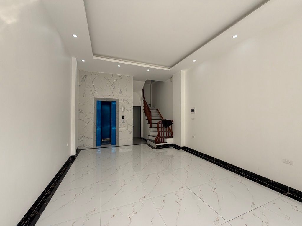 Bán nhà Ngọc Hồi, Hoàng Mai, Gara ô tô, Thang máy, 50m2, 18.1 tỷ(CTL) 2