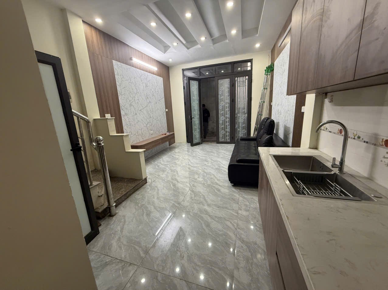 KHÓ TIN QUÁNhà 5 tầng Quan Nhân mt4m vuông vắn – ngõ nông, gần phố, ở cực ổn 2