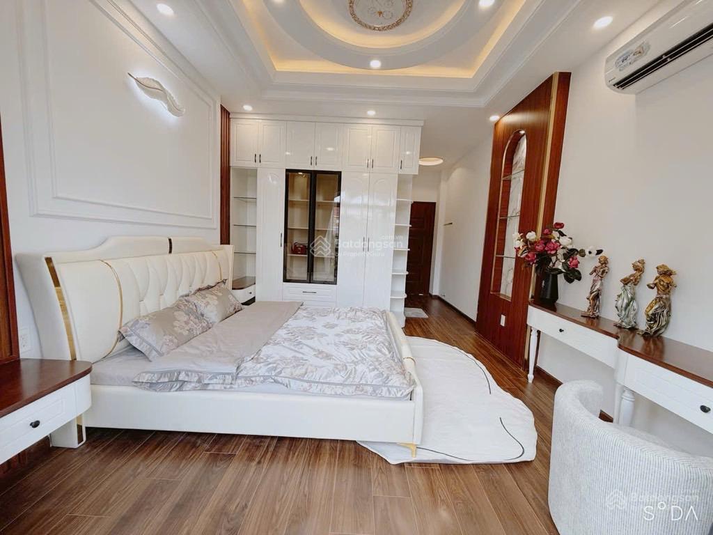 Bán nhà mặt tiền 4 tầng xe hơi Nguyễn Thị Tần, ngang 5m, tặng nội thất hơn 2 tỷ, Quận 8 giáp Quận 3