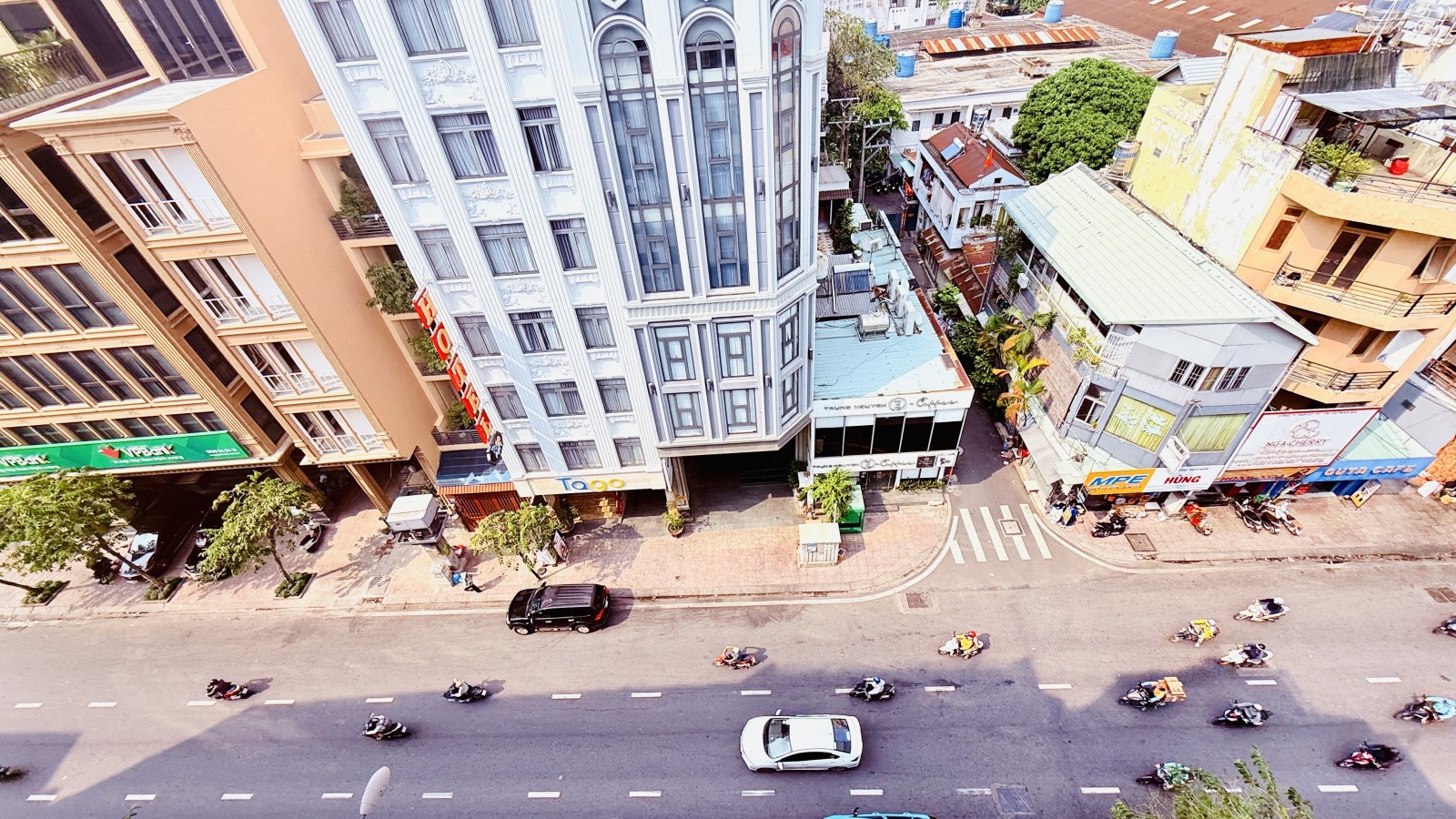 TOÀ CHDV MẶT TIỀN BẠCH ĐẰNG SÁT SÂN BAY - 7 TẦNG THANG MÁY - DÒNG TIỀN 130TR/THÁNG 5