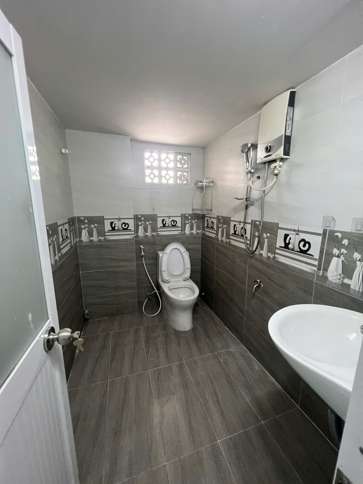 CHDV 106m2 NGUYỄN TRỌNG TUYỂN - 14 PHÒNG FULL NT - DOANH THU GẦN 100TR/THÁNG - 18 TỶ 5