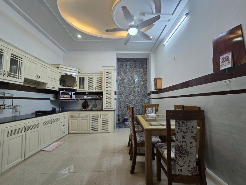 Bán nhà đường Man Thiện, Phường Tăng Nhơn Phú A, Thủ Đức, TP HCM. DT 70m2, 3 tầng. Giá  7.85  tỷ. 3