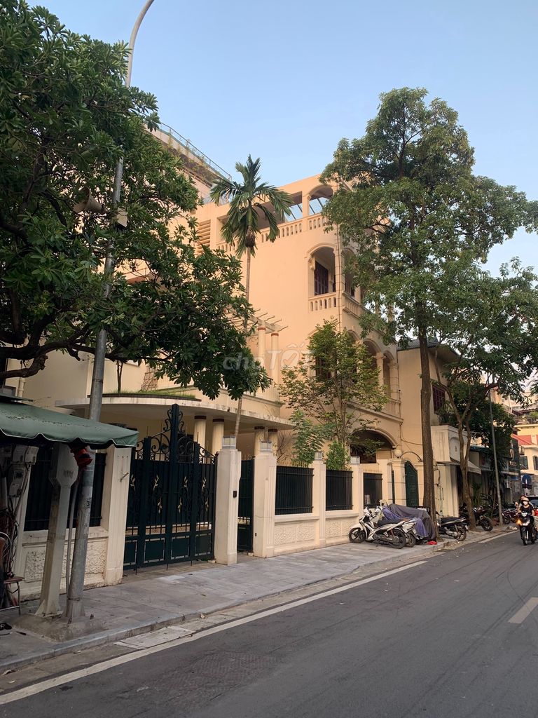 Mặt phố Nguyễn Gia Thiều – Quang Trung Mặt Tiền 9M 250 Tỷ Bề Thế SDCC