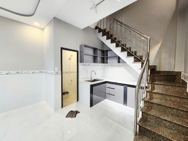 XE HƠI ĐỖ CỬA VƯỜN LÀI 28M2 - 3 TẦNG BTCT SÂN THƯỢNG SHR - CHỈ 5.5 TỶ 2